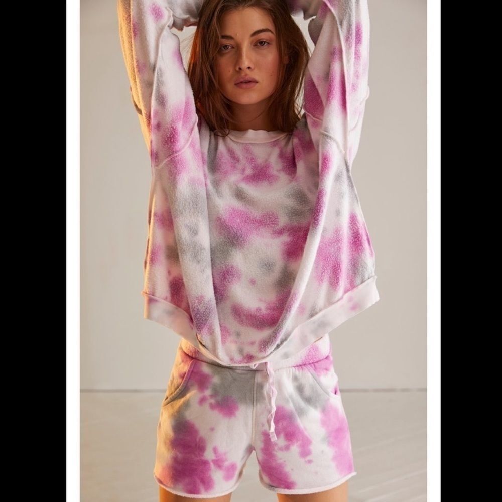 FREE  PEOPLE Kelly Wash Pink Set Sweatshirt and Shorts.Size XS /M